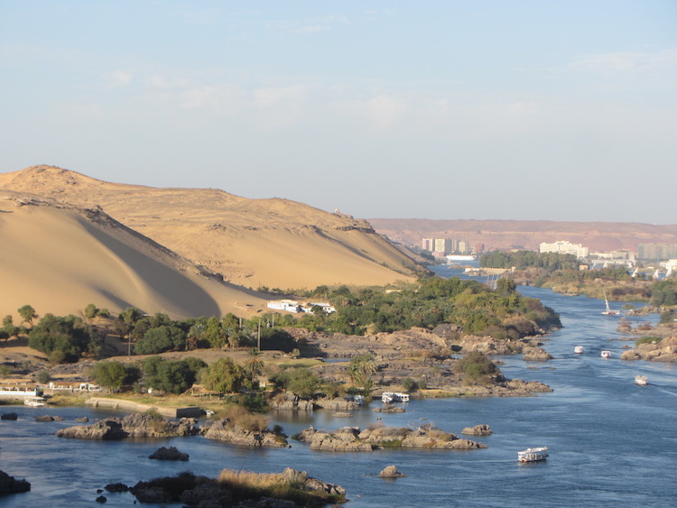 Billboard Space in Egypt: reproducing nature and dominating spaces of ...