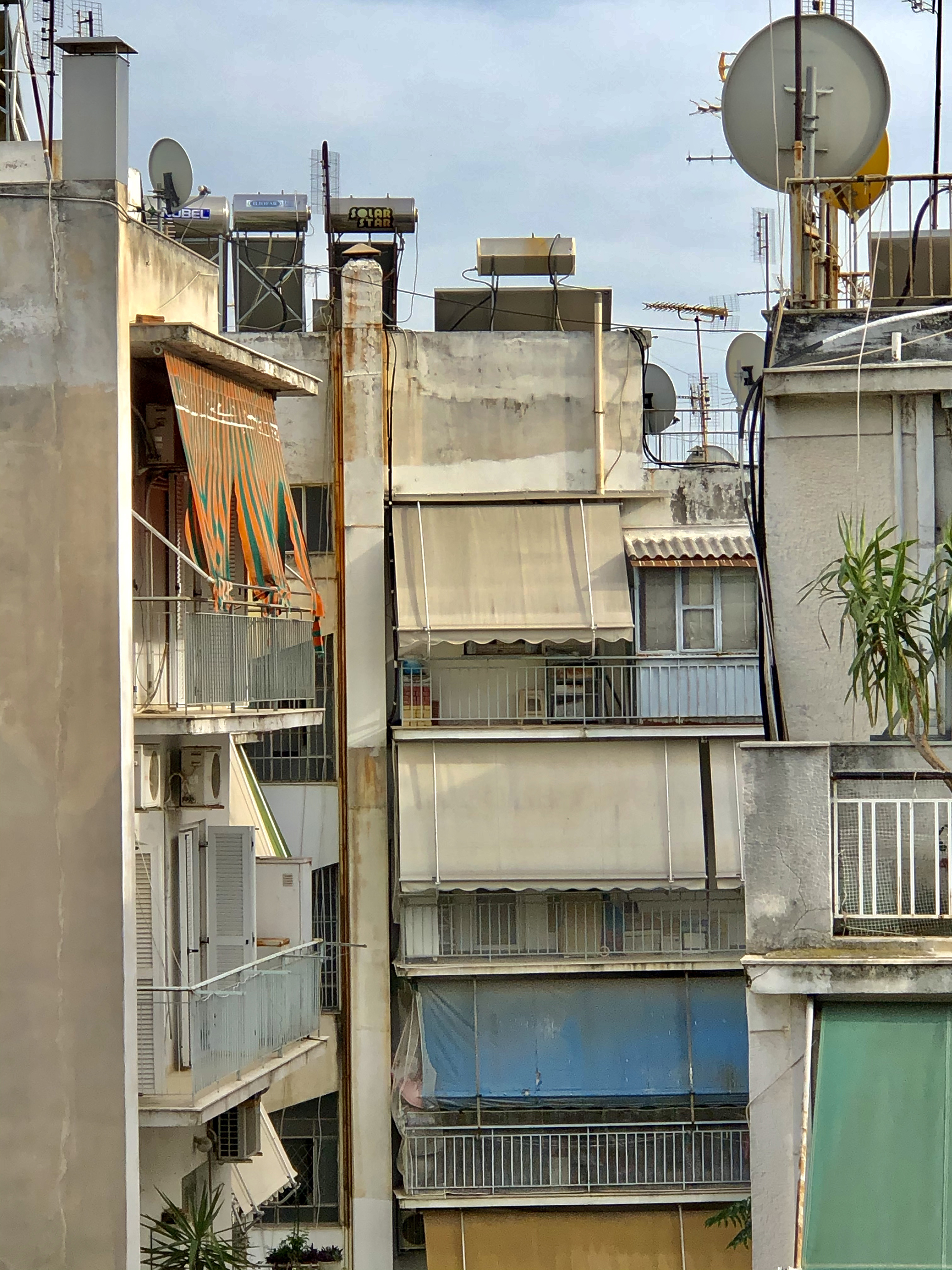 Athenian polykatoikies (apartment blocks, for the ‘Athens Tesselation’ project. Source: Ahmad Askaryzadeh